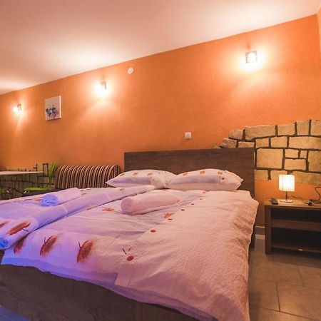 Sanic Apartments 518 Лопар Екстер'єр фото